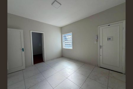 Apartamento à venda com 93m², 1 quarto e sem vaga Apartamento à venda com 93m², 1 quarto e sem vagaSala