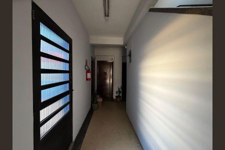 Corredor de apartamento à venda com 1 quarto, 93m² em Vila Monumento, São Paulo