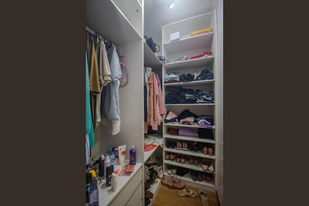Casa para alugar com 150m², 4 quartos e 2 vagas Casa para alugar com 150m², 4 quartos e 2 vagasCloset