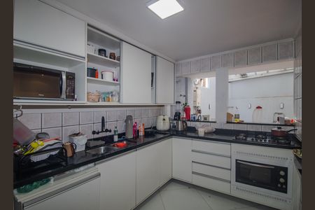 Casa para alugar com 150m², 4 quartos e 2 vagas Casa para alugar com 150m², 4 quartos e 2 vagasCozinha