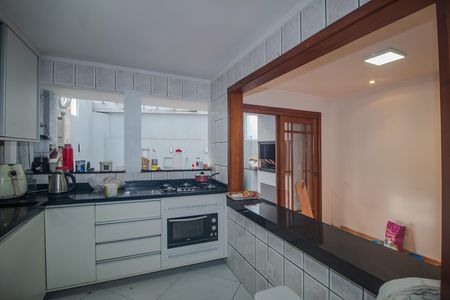 Casa para alugar com 150m², 4 quartos e 2 vagas Casa para alugar com 150m², 4 quartos e 2 vagasCozinha