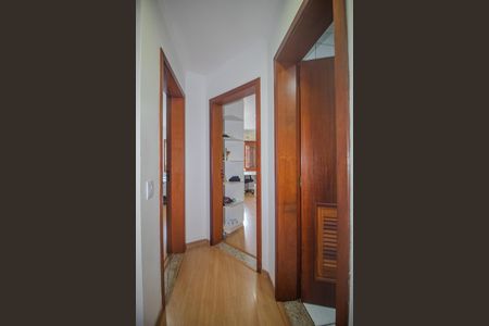 Casa para alugar com 150m², 4 quartos e 2 vagas Casa para alugar com 150m², 4 quartos e 2 vagasCorredor