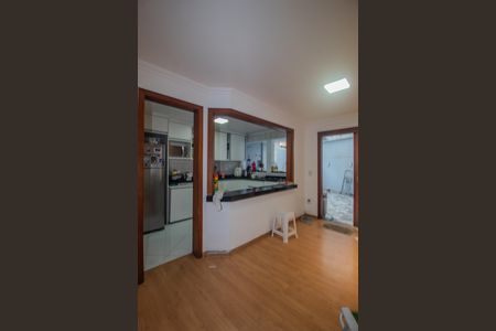 Casa para alugar com 150m², 4 quartos e 2 vagas Casa para alugar com 150m², 4 quartos e 2 vagasCozinha
