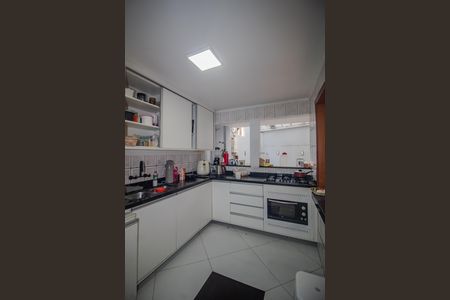 Casa para alugar com 150m², 4 quartos e 2 vagas Casa para alugar com 150m², 4 quartos e 2 vagasCozinha