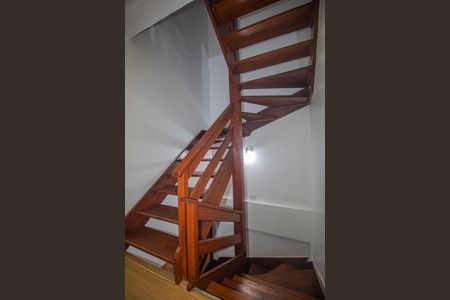 Casa para alugar com 150m², 4 quartos e 2 vagas Casa para alugar com 150m², 4 quartos e 2 vagasCorredor