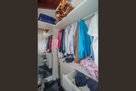 Casa para alugar com 150m², 4 quartos e 2 vagas Casa para alugar com 150m², 4 quartos e 2 vagasCloset 2