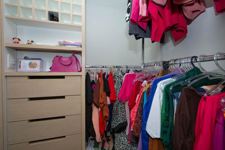 Apartamento à venda com 110m², 3 quartos e 2 vagas Apartamento à venda com 110m², 3 quartos e 2 vagasCLOSET QUARTO1