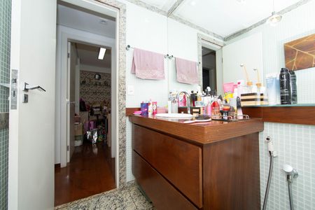 Apartamento à venda com 110m², 3 quartos e 2 vagas Apartamento à venda com 110m², 3 quartos e 2 vagasBANHEIRO2