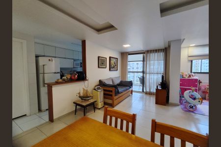 Apartamento à venda com 85m², 2 quartos e 1 vaga Apartamento à venda com 85m², 2 quartos e 1 vagaSala