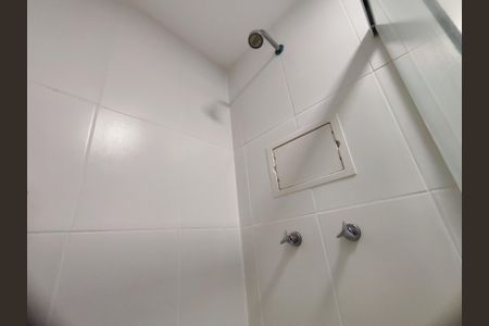 Apartamento à venda com 85m², 2 quartos e 1 vaga Apartamento à venda com 85m², 2 quartos e 1 vagaBanheiro da Suíte 2