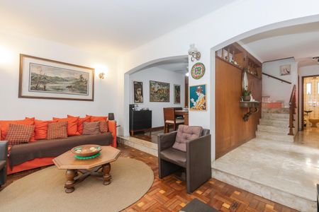 Casa à venda com 170m², 3 quartos e 2 vagasSala