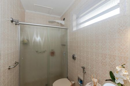 Casa à venda com 170m², 3 quartos e 2 vagasBanheiro da Suíte