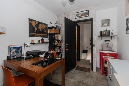 Casa à venda com 170m², 3 quartos e 2 vagasQuarto de Serviço