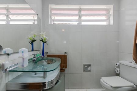 Casa à venda com 170m², 3 quartos e 2 vagasBanheiro