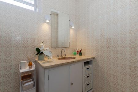 Casa à venda com 170m², 3 quartos e 2 vagasBanheiro da Suíte