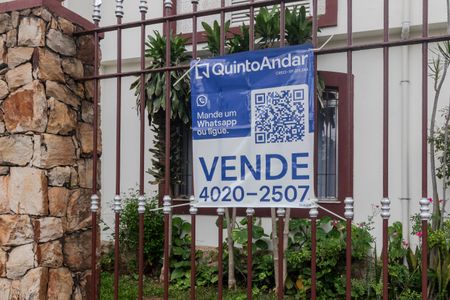 Casa à venda com 170m², 3 quartos e 2 vagasFachada