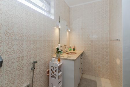 Casa à venda com 170m², 3 quartos e 2 vagasBanheiro da Suíte