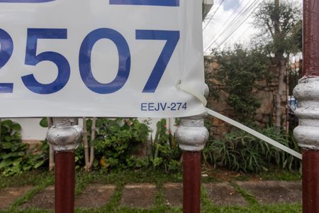 Casa à venda com 170m², 3 quartos e 2 vagasFachada