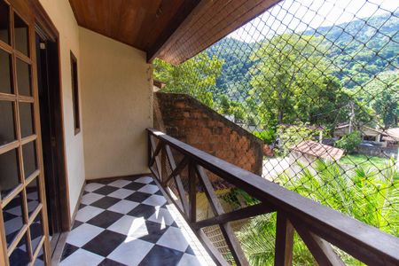 Casa de condomínio para alugar com 200m², 3 quartos e 2 vagas