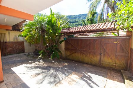 Casa de condomínio para alugar com 200m², 3 quartos e 2 vagas