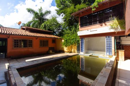 Casa de condomínio para alugar com 200m², 3 quartos e 2 vagas