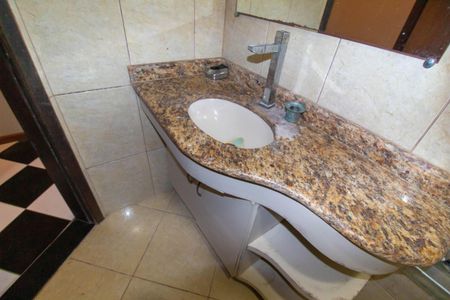 Casa de condomínio para alugar com 200m², 3 quartos e 2 vagas