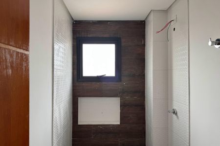 Apartamento à venda com 55m², 2 quartos e 1 vaga Apartamento à venda com 55m², 2 quartos e 1 vagaBanheiro Social