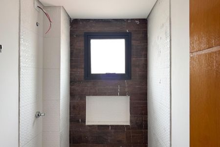 Apartamento à venda com 55m², 2 quartos e 1 vaga Apartamento à venda com 55m², 2 quartos e 1 vagaBanheiro Social