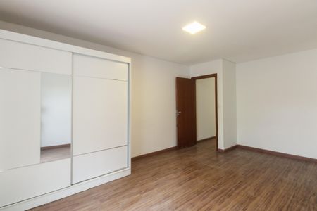 Casa à venda com 120m², 3 quartos e 2 vagasSuíte 