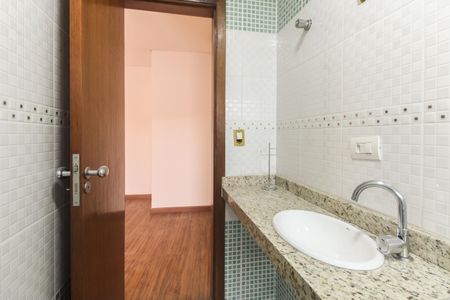 Casa à venda com 120m², 3 quartos e 2 vagasBanheiro Suíte