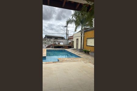 Casa à venda com 417m², 2 quartos e 5 vagasPiscina