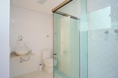 Casa à venda com 280m², 3 quartos e 6 vagasBanheiro da Suíte 3