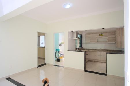 Casa à venda com 280m², 3 quartos e 6 vagasSala de Jantar