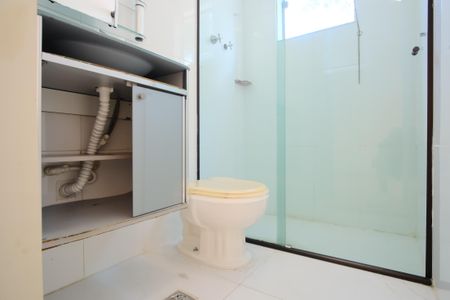 Casa à venda com 280m², 3 quartos e 6 vagasBanheiro da Suíte 2