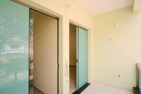 Casa à venda com 280m², 3 quartos e 6 vagasSacada das suítes 1 e 2