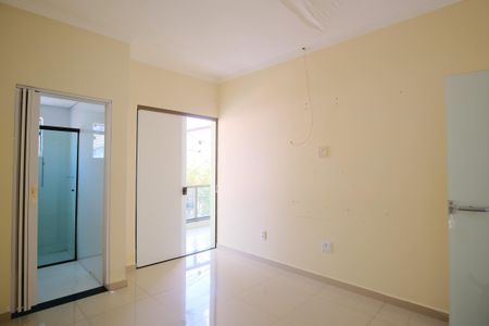 Casa à venda com 280m², 3 quartos e 6 vagasSuíte 2