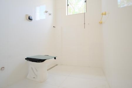 Casa à venda com 280m², 3 quartos e 6 vagasBanheiro da Suíte 1