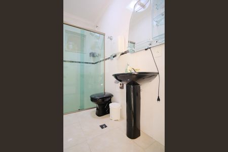 Casa à venda com 280m², 3 quartos e 6 vagasBanheiro Social