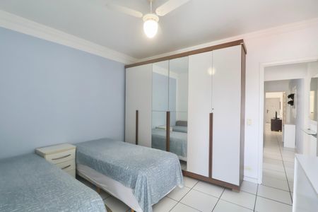 Quarto de apartamento para alugar com 2 quartos, 92m² em Vila Alzira, Guarujá