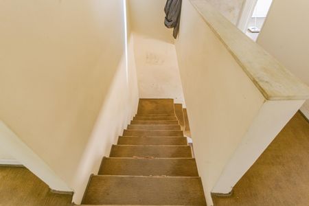 Casa para alugar com 133m², 3 quartos e 1 vagaEscada