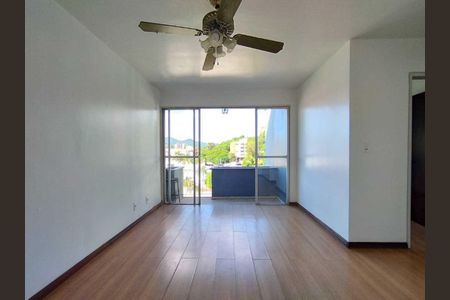 Apartamento para alugar com 65m², 2 quartos e 1 vagaSala