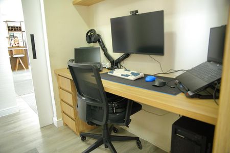 Apartamento para alugar com 77m², 2 quartos e 1 vagaEscritório 