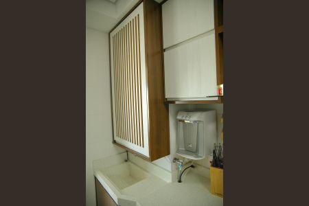 Apartamento para alugar com 77m², 2 quartos e 1 vagaÁrea de Serviço