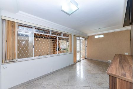 Apartamento para alugar com 150m², 3 quartos e 1 vagaSala