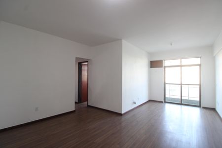 Sala de apartamento para alugar com 2 quartos, 70m² em Taquara, Rio de Janeiro