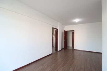 Sala de apartamento para alugar com 2 quartos, 70m² em Taquara, Rio de Janeiro