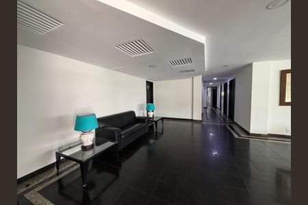 Apartamento à venda com 70m², 2 quartos e 1 vagaHall