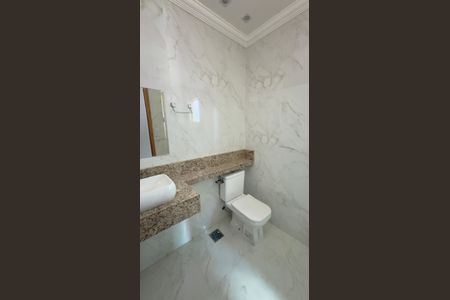 Casa de condomínio para alugar com 240m², 6 quartos e 2 vagasBanheiro 2