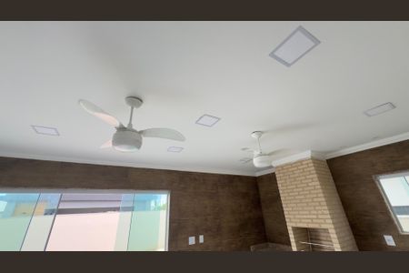 Casa de condomínio para alugar com 240m², 6 quartos e 2 vagasChurrasqueira