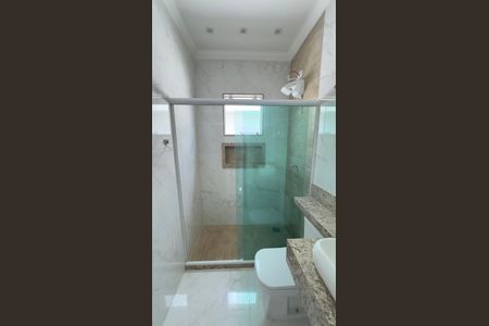 Casa de condomínio para alugar com 240m², 6 quartos e 2 vagasBanheiro 5